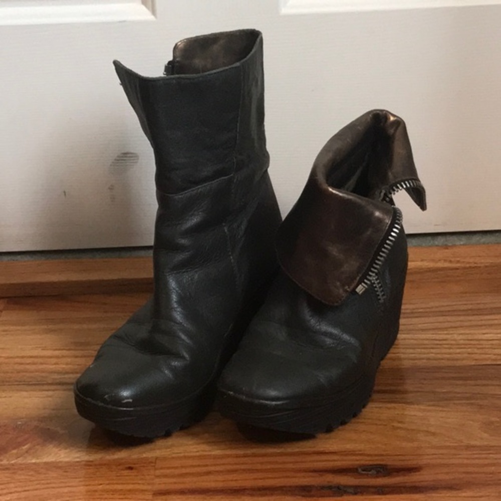 Fly London Brown "Yex" Fold Over Wedge Booties, UK Women's 40. wear at toe.